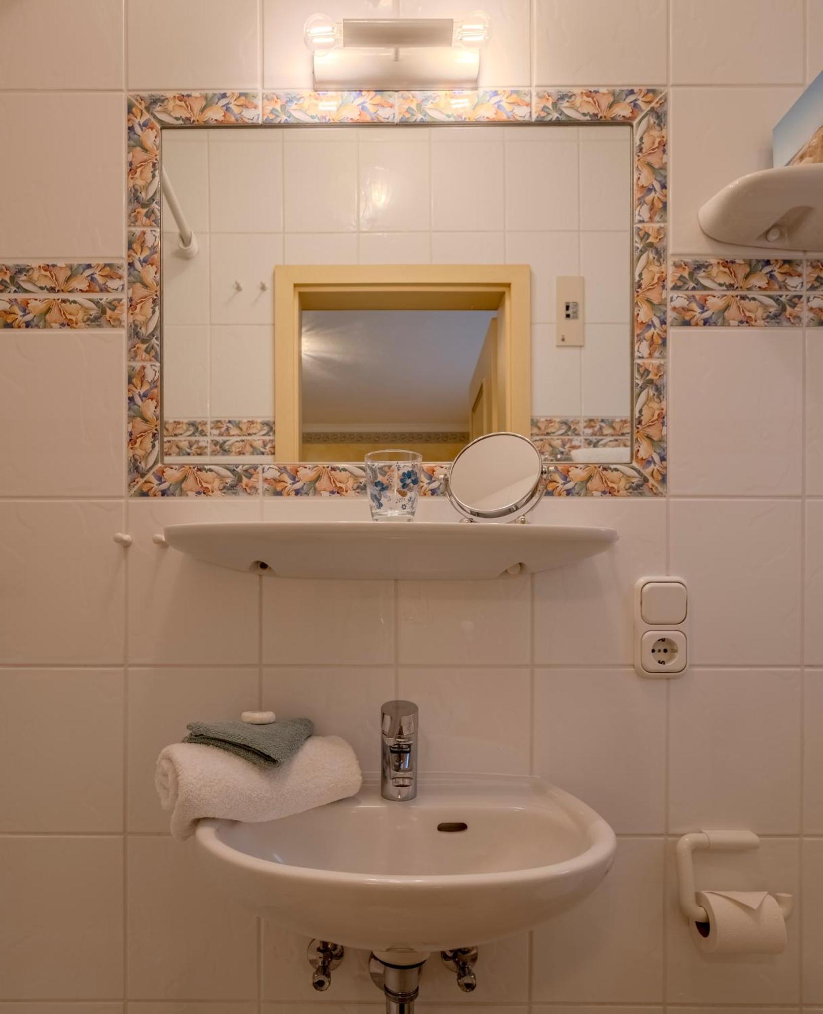 Hotel Wiesbaden Wenningstedt-Braderup Εξωτερικό φωτογραφία